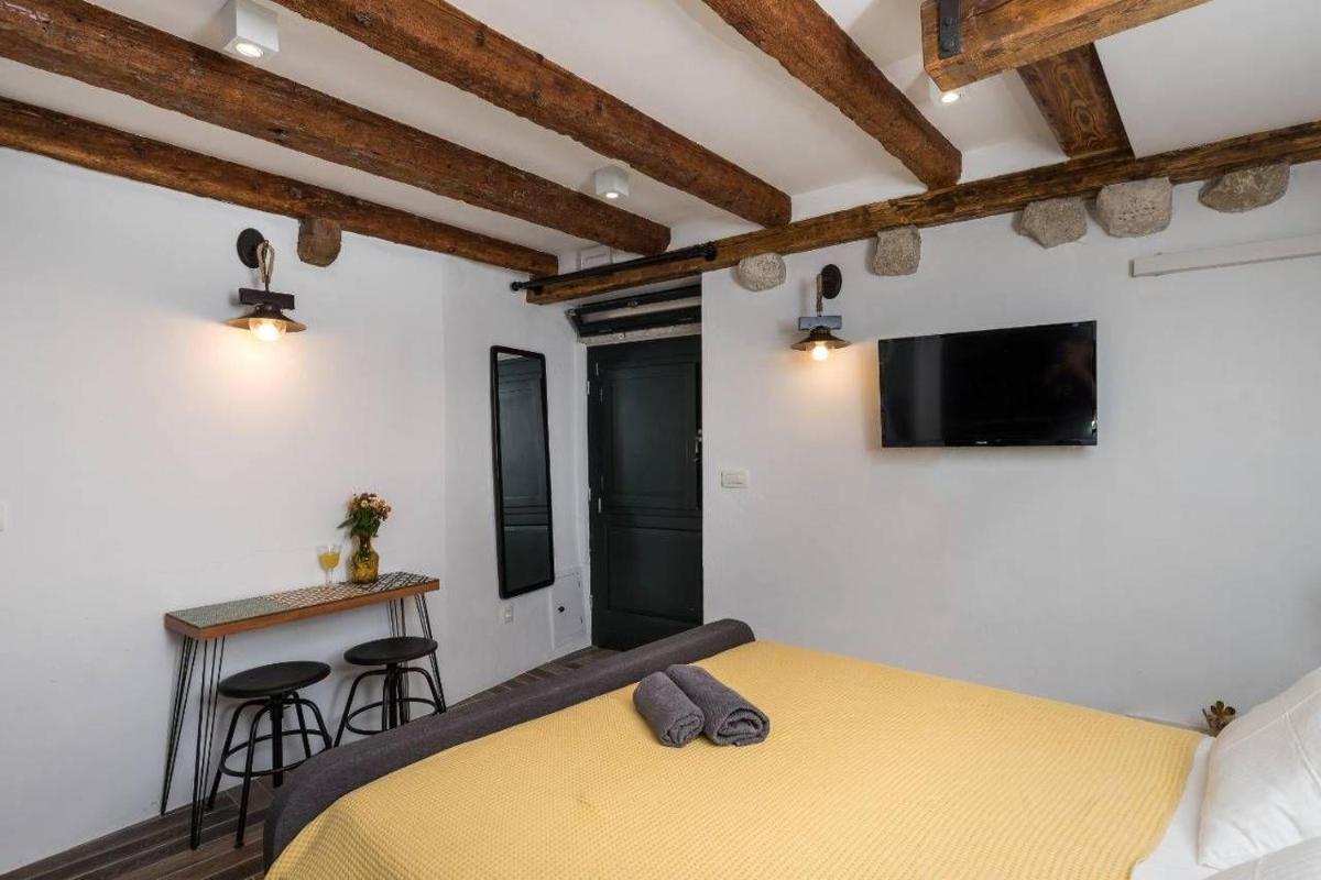 Image 4 of Private Accommodion Linda Studio