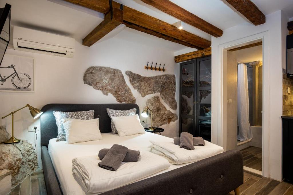 Image of Private Accommodion Linda Studio