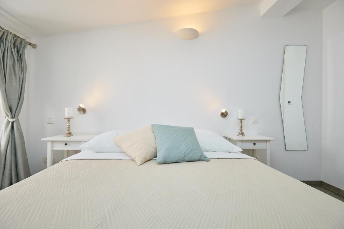 Image 3 of Room Annette