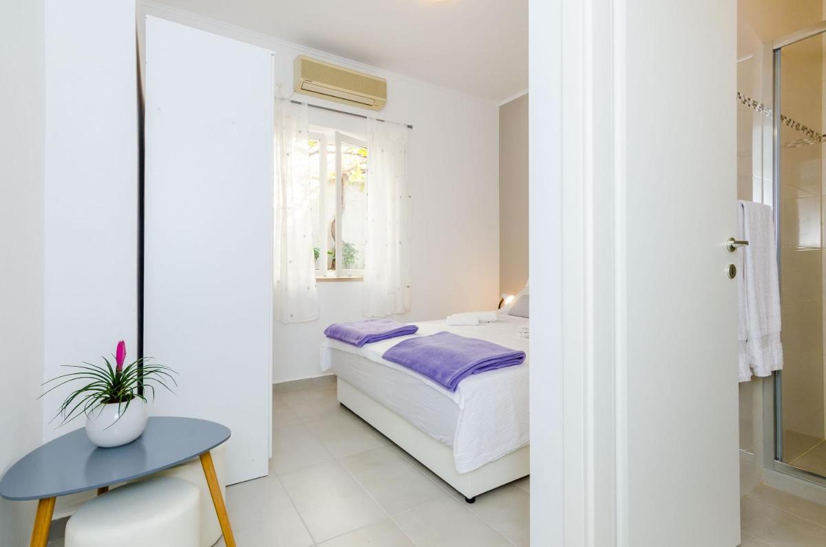 Image 6 of Rooms Batina