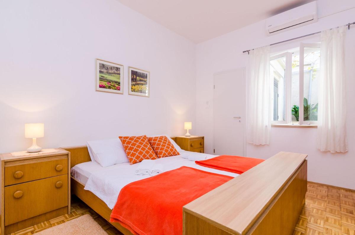 Image 1 of Rooms Batina