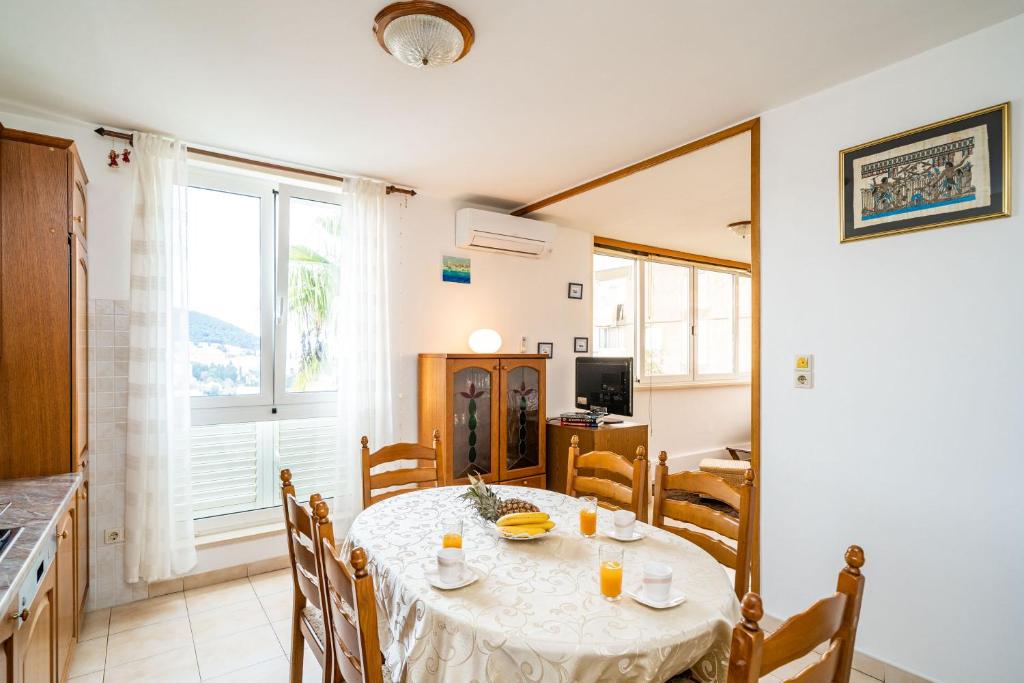 Image of SPACIOUS THREE BEDROOM APARTMENT