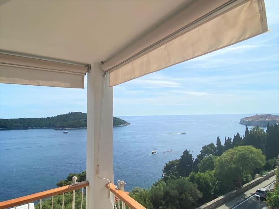 Image of Sarah-sea view apartment in center