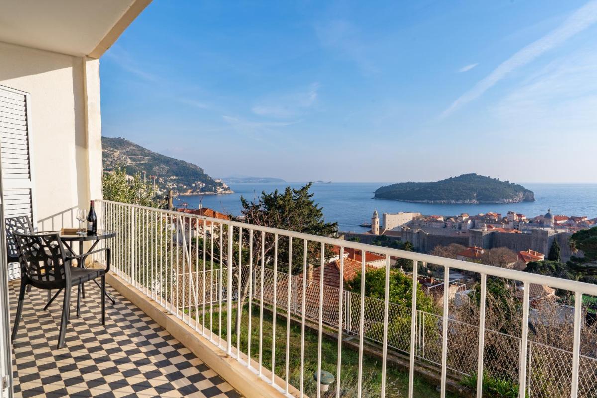 Image 4 of Sea And Old City View Apartment