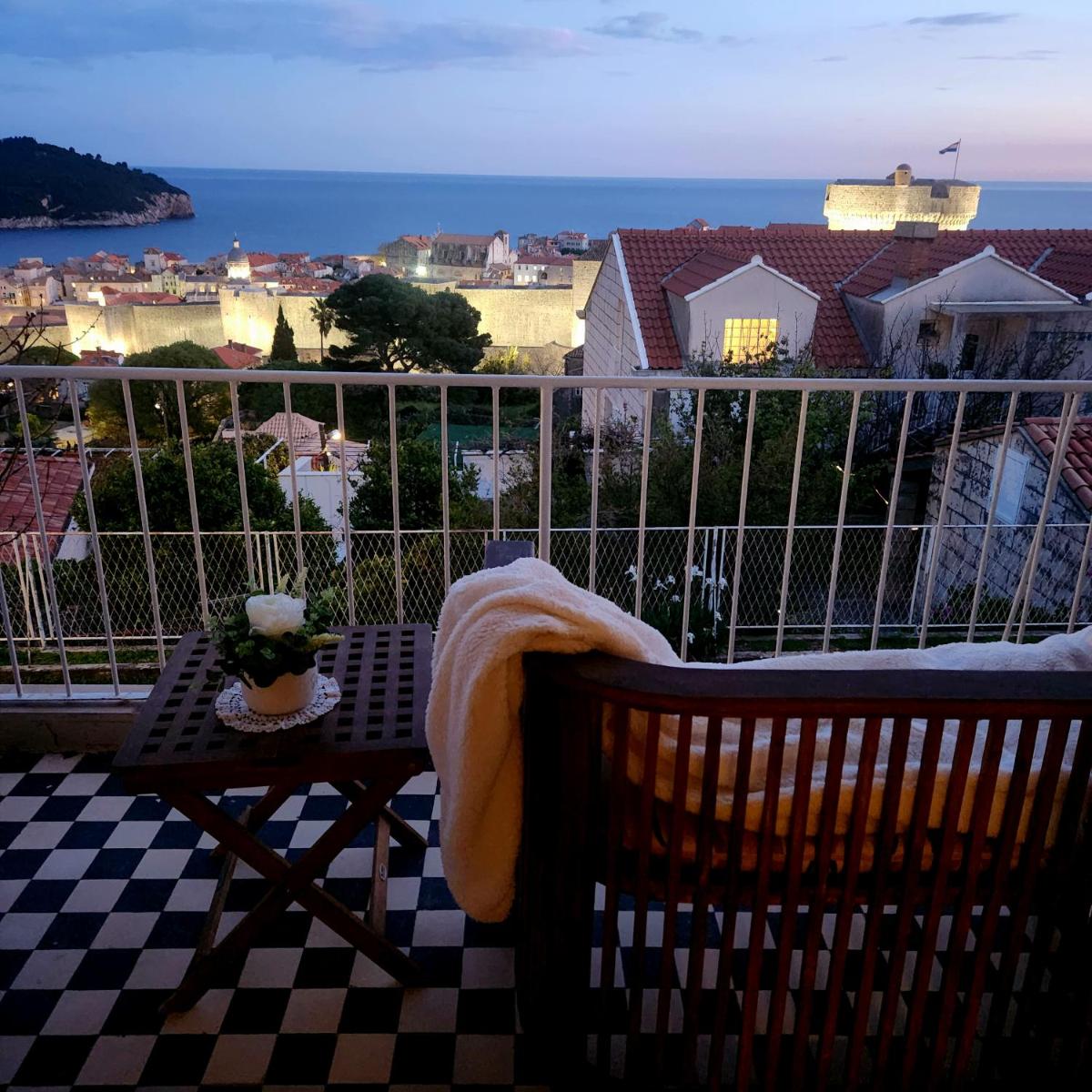 Image 3 of Sea And Old City View Apartment