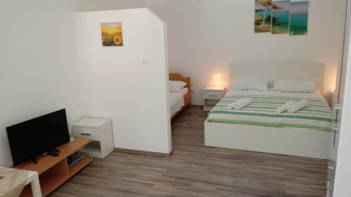 Image 6 of Serendipity DubrOvniK CentrE-Free parkinG