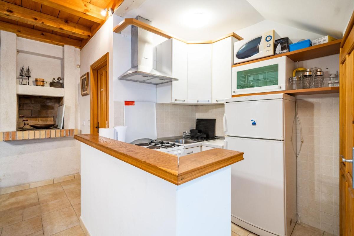 Image 3 of Studio Apartment Pupa