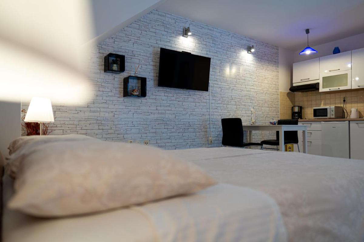 Image 3 of Studio Banovac