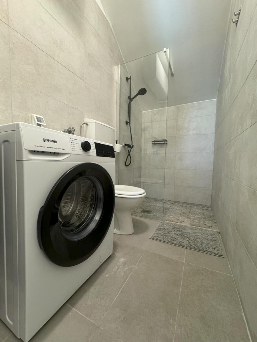 Image 3 of Studio Rimac