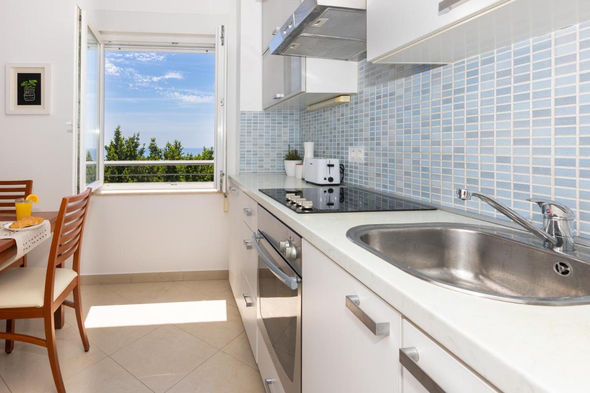 Image 1 of SunSpot Apartment – beautiful view with big garden, free parking, central