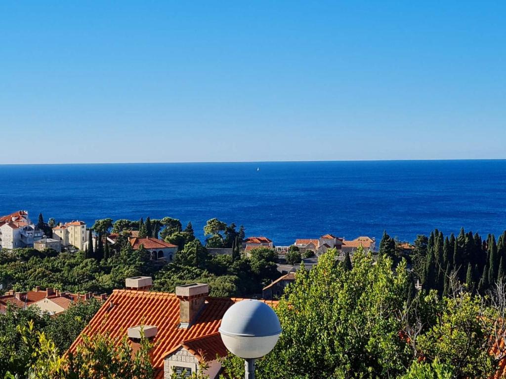 Image of SunSpot Apartment – beautiful view with big garden, free parking, central