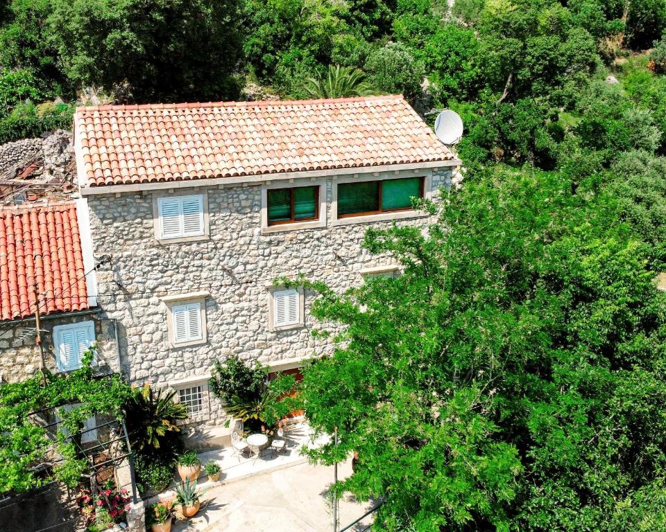 Image of Sunny Villa, With Pool, BBQ, View, Parking
