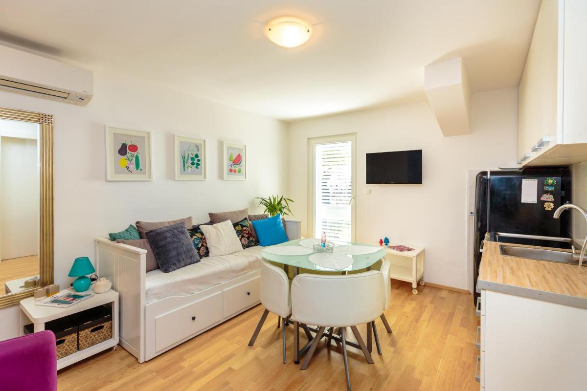 Image 3 of Two bedroom Sunny Suite
