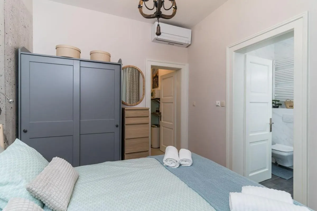 Image 1 of windrose apartment